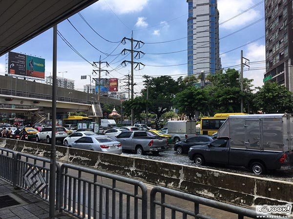 น้ำท่วมแยกรัชดา