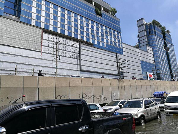 น้ำท่วมแยกรัชดา