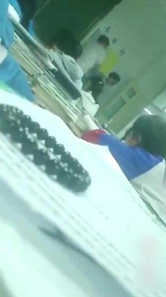 ครูจีนลงโทษนักเรียน