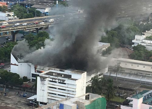ไฟไหม้โรงพิมพ์บ้านเมือง