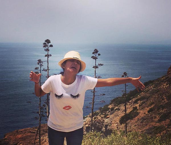 ถ่ายเซลฟี่ฮันนีมูนคนเดียว