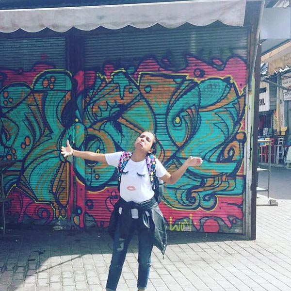 ถ่ายเซลฟี่ฮันนีมูนคนเดียว