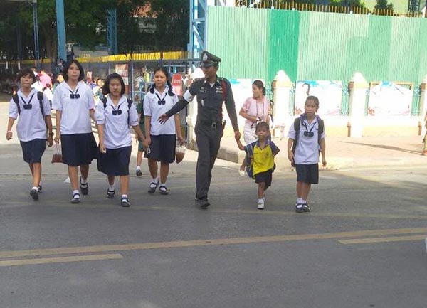 ตำรวจยิงกัน