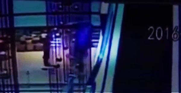 ร่วงตกจากบันไดเลื่อน