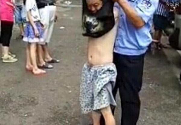 แกล้งพิการ