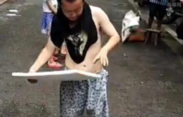 แกล้งพิการ