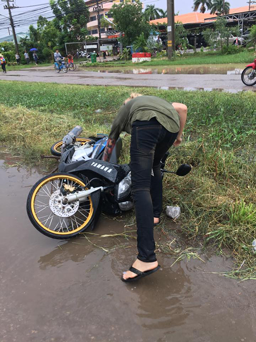 มอเตอร์ไซค์ชนท้าย