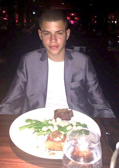 ขายขนมในโรงเรียน