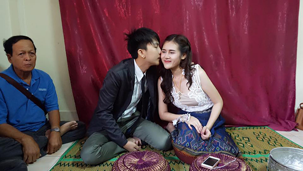 งานแต่งเรียบง่าย