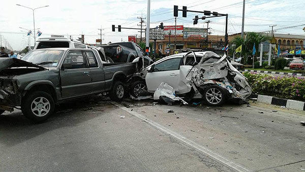 รถชนกัน