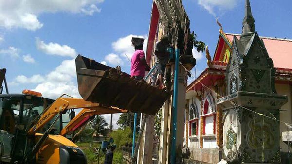 ท่อประปาหน้าวัด