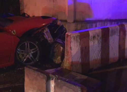 เฟอร์รารี่ชนแบริเออร์