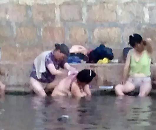 อาบน้ำในอ่างเก็บน้ำ