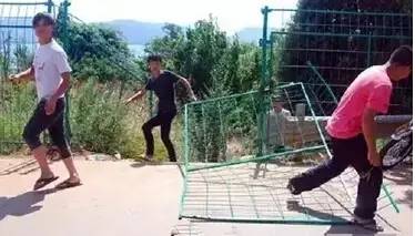 อาบน้ำในอ่างเก็บน้ำ