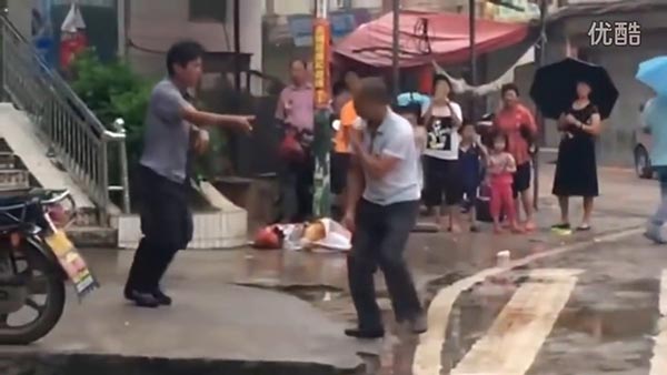 ดวลกังฟูริมถนน