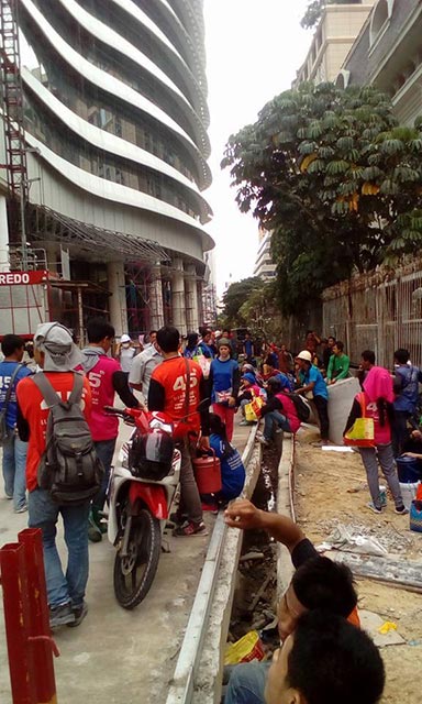 ตึกแมกโนเลียส์สั่น