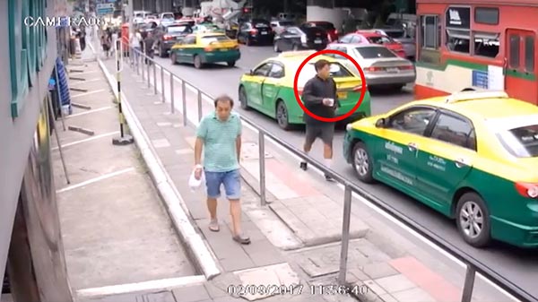 ชกท้องครู