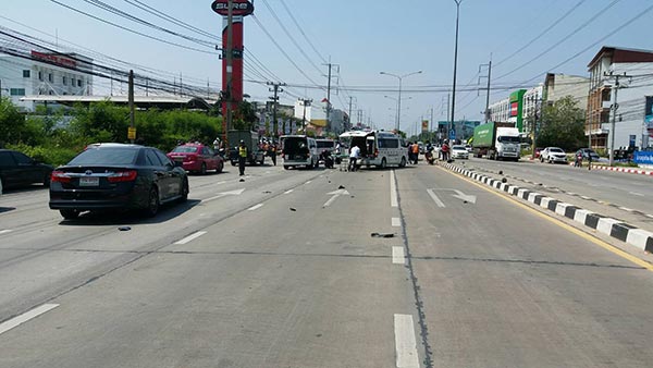 ฝ่าไฟแดง