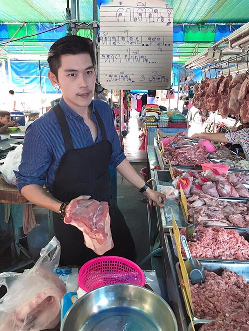 พ่อค้าหมูหล่อ