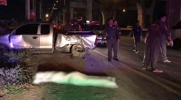 กระบะชนมอเตอร์ไซค์