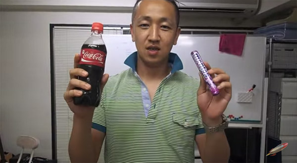 ทดลองอมเมนทอสกับน้ำอัดลม