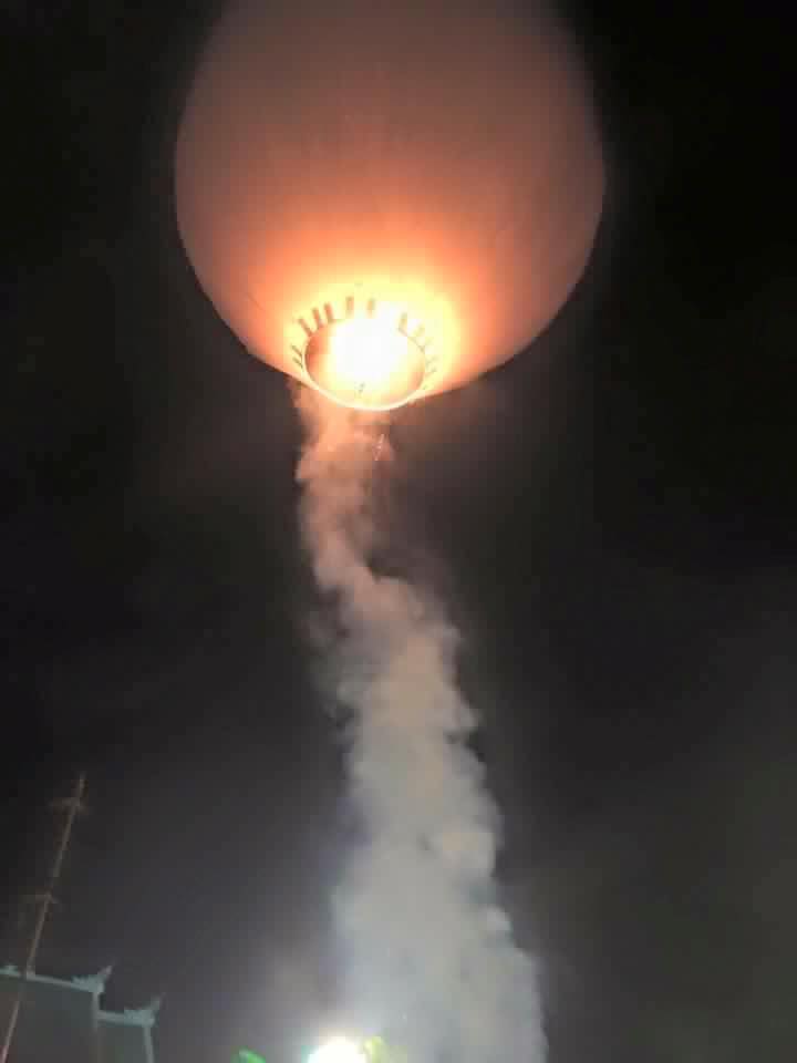 โคมลอยตกเฉียดบ้าน