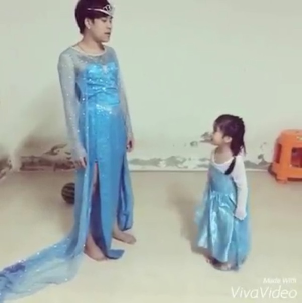 พ่อลูกเต้นเอลซ่า