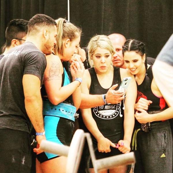 นักยกน้ำหนักอ้วกใส่กรรมการ