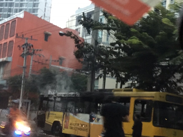 ไฟไหม้รถเมล์ ปอ.38