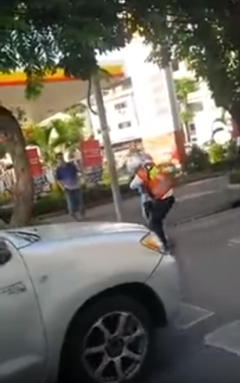 คลิปคนต่อยกัน