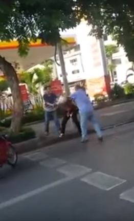 คลิปคนต่อยกัน