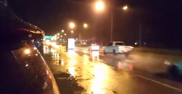 จอดรถคุยโทรศัพท์