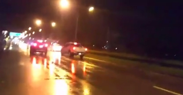 จอดรถคุยโทรศัพท์