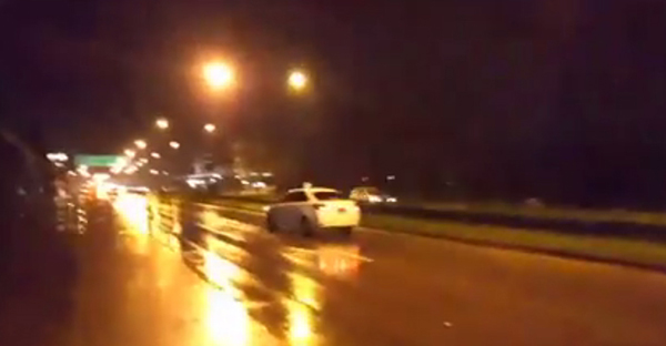 จอดรถคุยโทรศัพท์