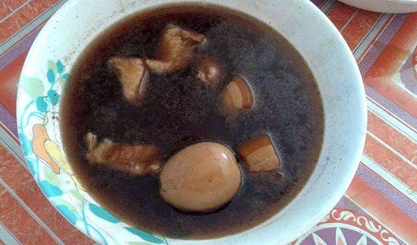 ไข่พะโล้หลุดลงคอ