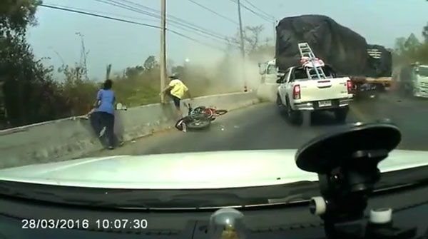 คลิปรถพ่วงเบรกแตก