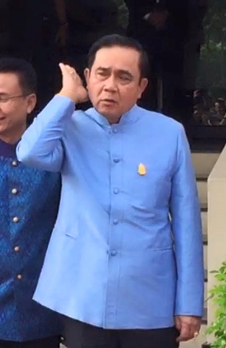 นักแสดงโขน พบนายก