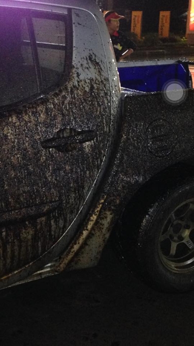 ยางมะตอยกระเด็นใส่รถ