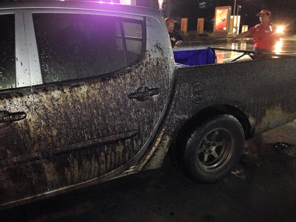 ยางมะตอยกระเด็นใส่รถ