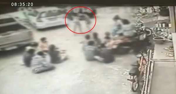 วัยรุ่นตบกัน