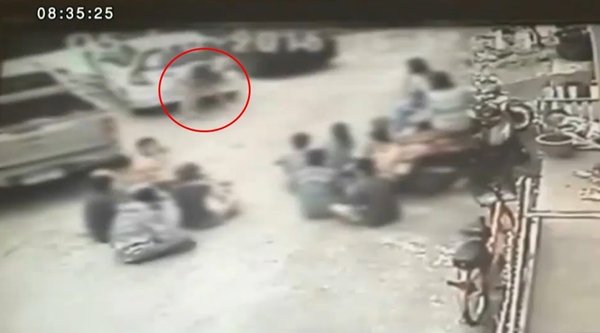 วัยรุ่นตบกัน