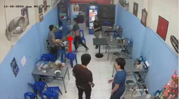 คลิปลูกค้าต่อยกัน