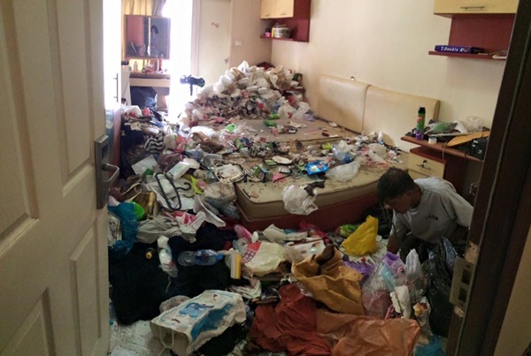 ทำความสะอาดห้องพักขยะ