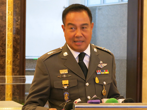 สมยศ พุ่มพันธุ์ม่วง