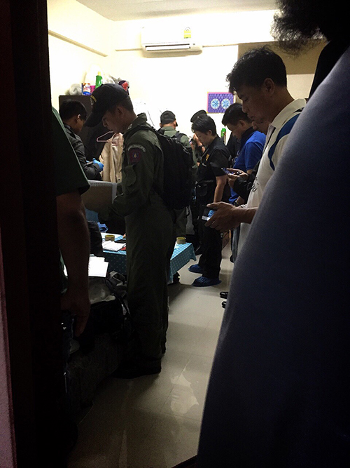 คุมตัวชายเอเชีย เพื่อนข้างห้อง ยูซูฟู คุมตัวชายเอเชีย เพื่อนข้างห้อง ยูซูฟู