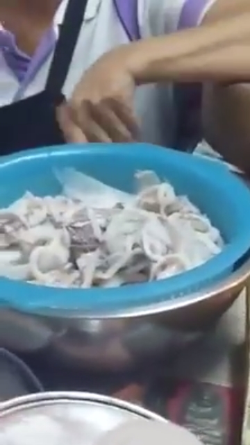 หนุ่มโวยข้าวกะเพรารวมมิตร 150 บาท