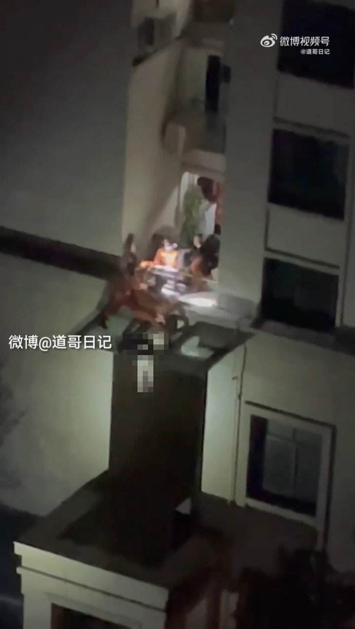 คนตกตึก