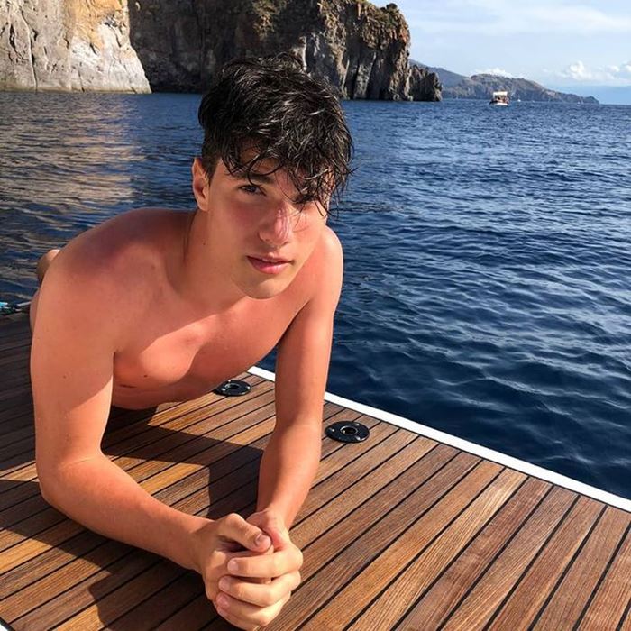 นักบวชหล่อระดับประเทศ