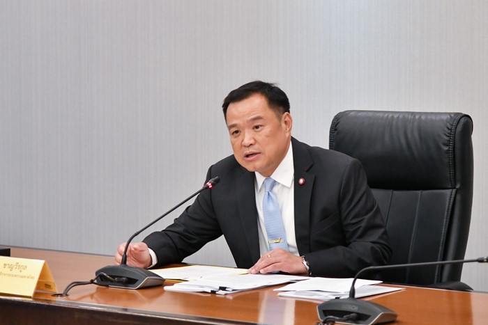 อนุทิน ชาญวีรกูล