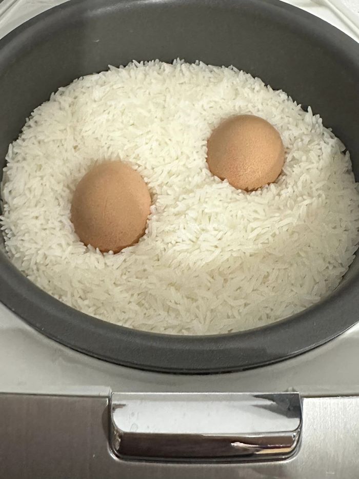 ไข่ต้มหม้อข้าว